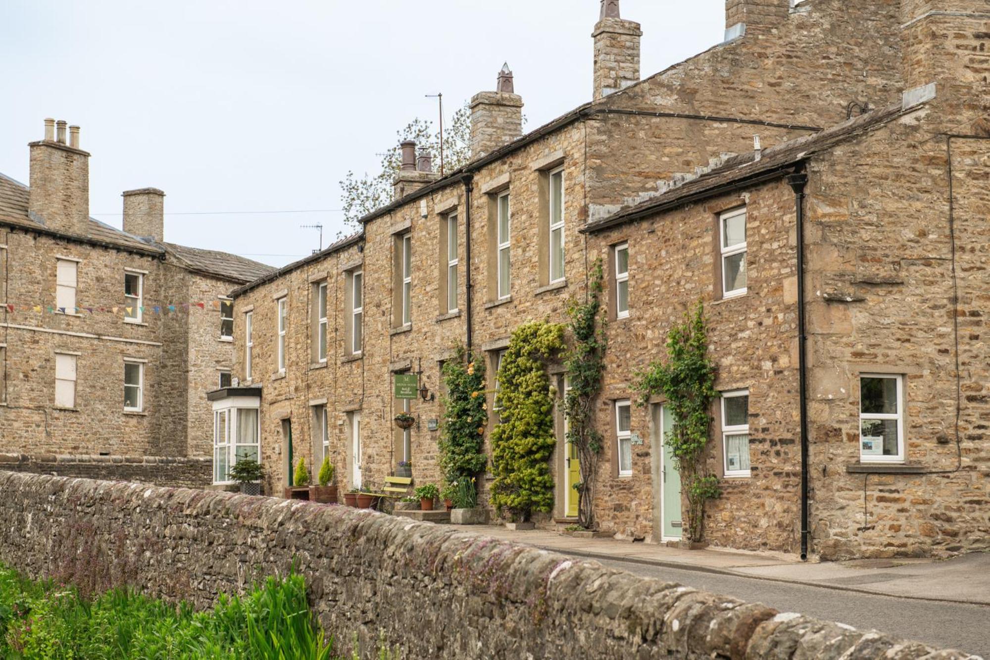 Milton House Studio Apartments Askrigg Exterior foto